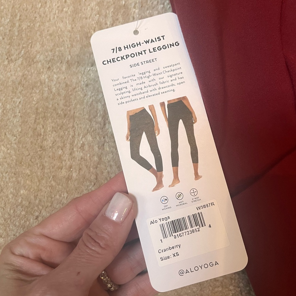 NWT ALO YOGA CHECKPOINT LEGGING - it sculpts and smoothes flawlessly - Picture 5 of 6